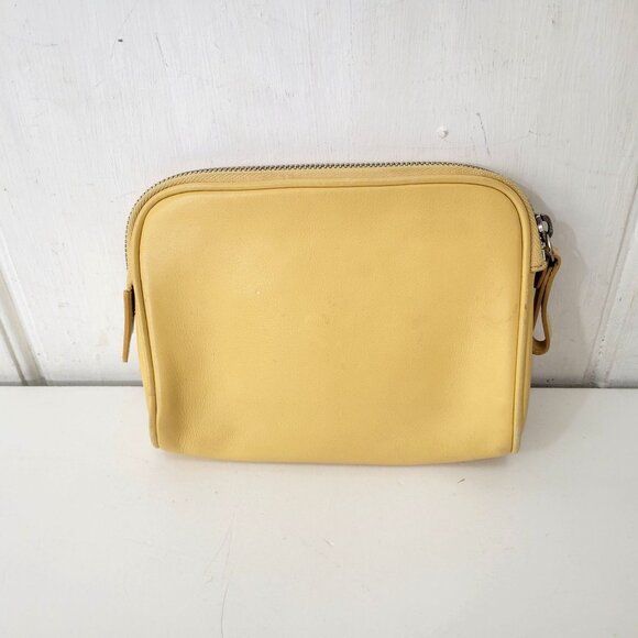 Coach Butter Yellow Leather Cosmetics Case With Logo Lining & Zipper Pockets - Picture 2 of 6